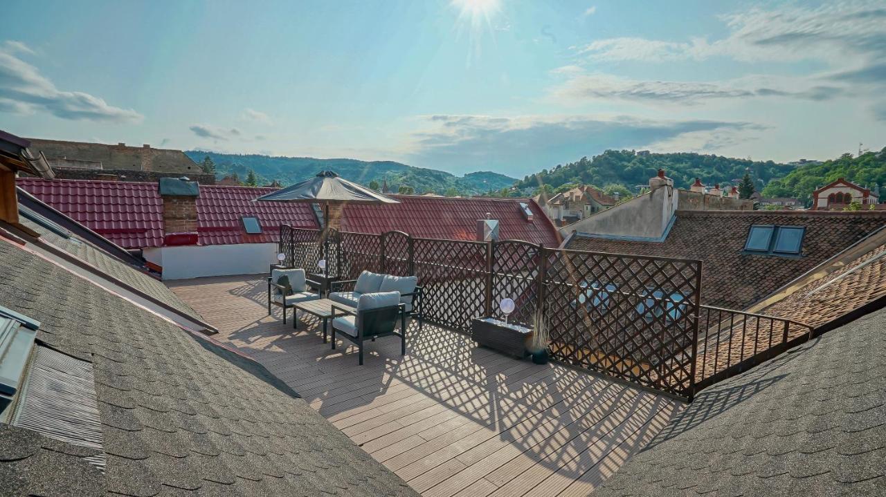 Rooftop Proprety With Large Terrace & Stunning Views - Apartment Brasov