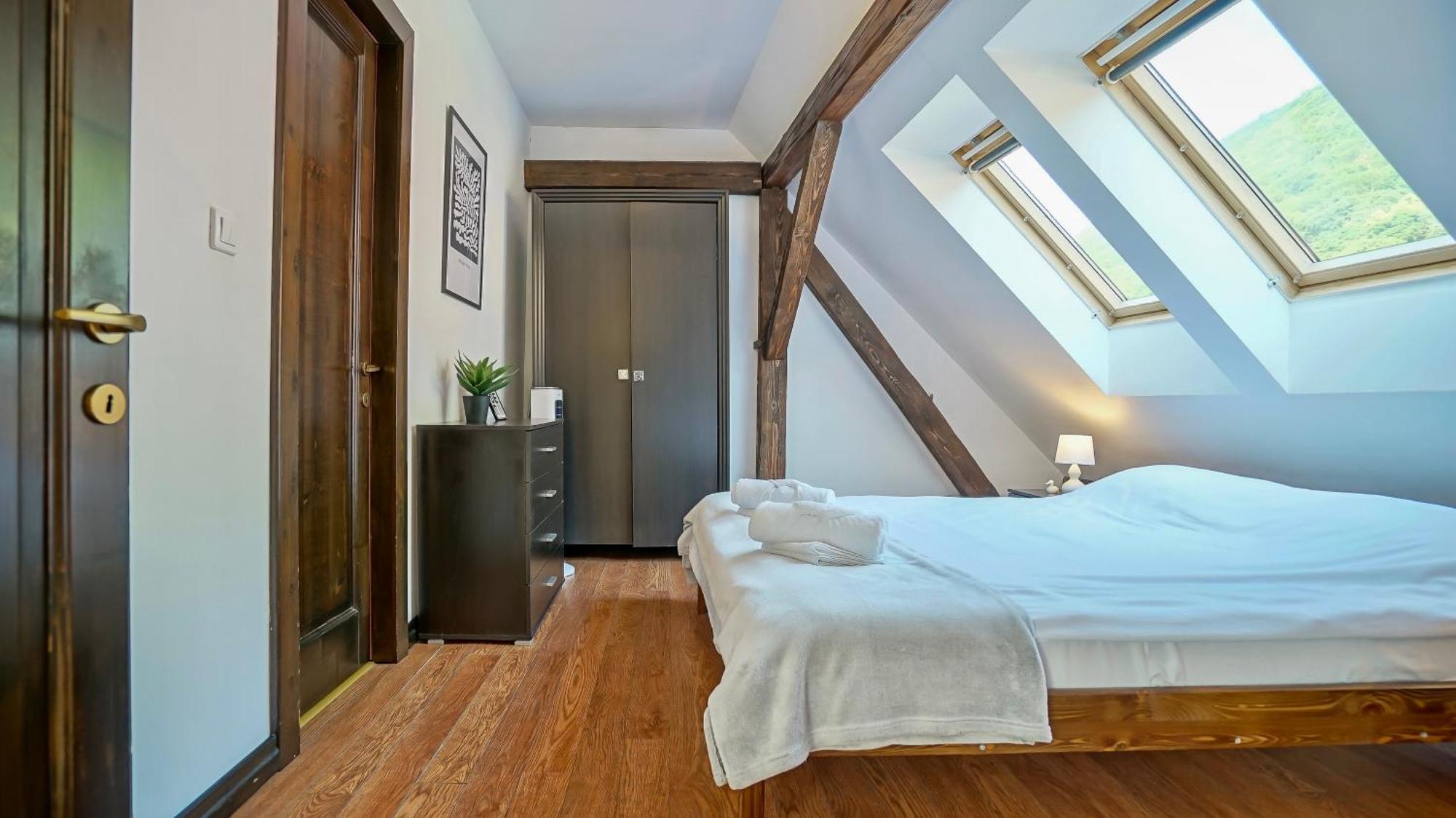 Rooftop Proprety With Large Terrace & Stunning Views - Apartament *